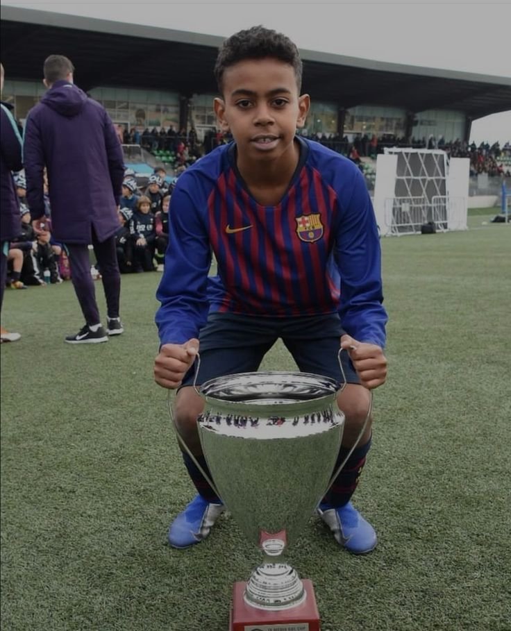 lamineyamal fcbarcelona 10 viscabarca spain 19 young baby